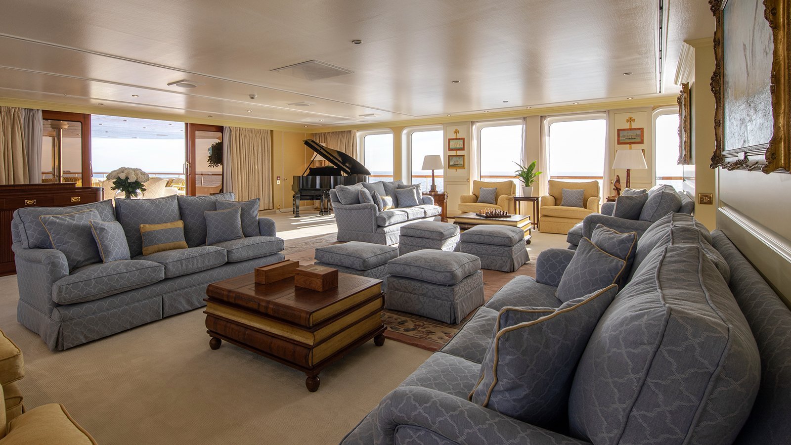 yacht Meserret III interior