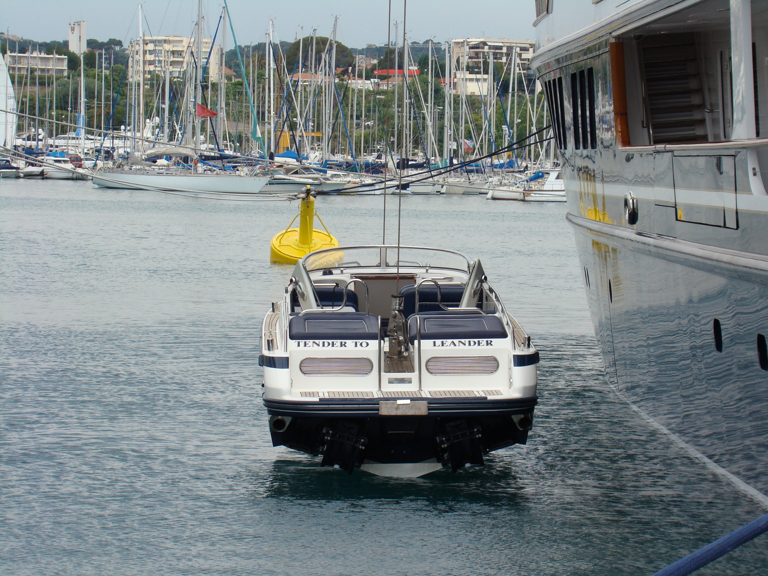 yacht Meserret III tender