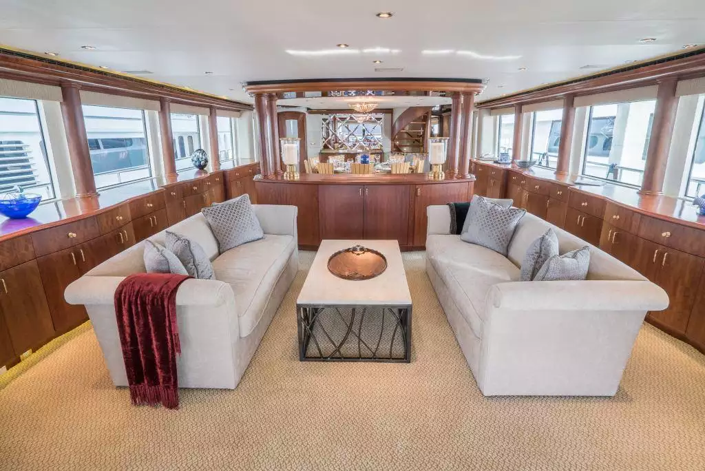 yacht Charlotte Ann interior
