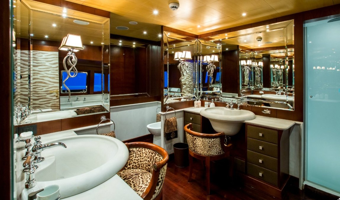 yacht Rock 13 (Ability) interior 