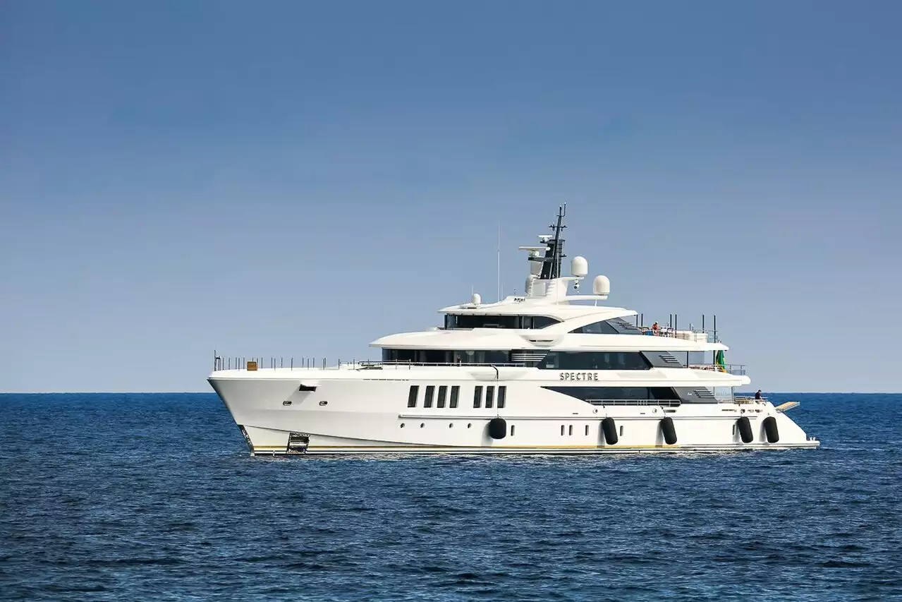 yacht Spectre – 69m – Benetti - Rob Sands