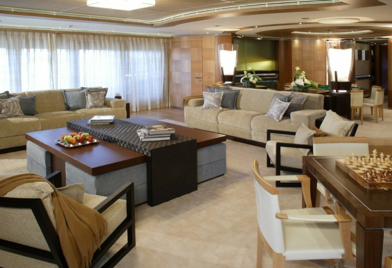 interno delle ruote dell'yacht 