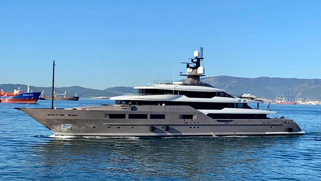 Le yacht Solo de Carlo De Benedetti à Gibraltar