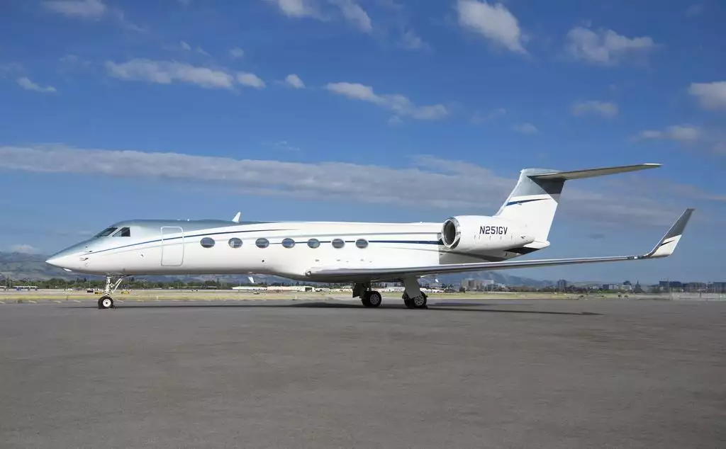 N251GV - G550 - ਮਾਸਾਯੋਸ਼ੀ ਪੁੱਤਰ - ਸਾਫਟਬੈਂਕ