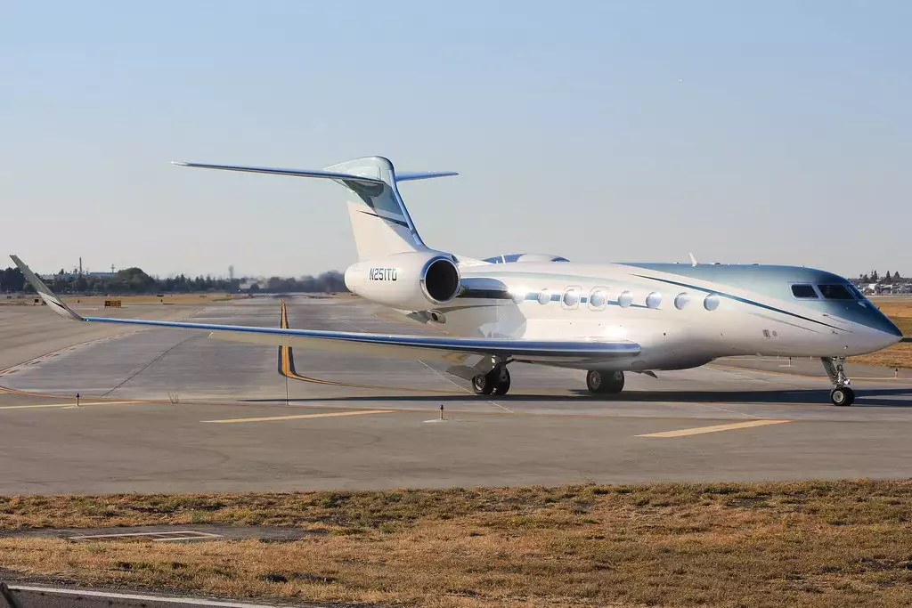N251TD - G650 - ਮਾਸਾਯੋਸ਼ੀ ਪੁੱਤਰ - ਸਾਫਟਬੈਂਕ