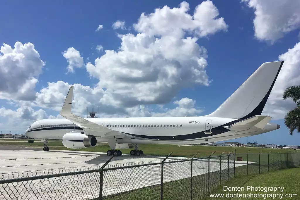 N757AG-B757-Shari Arison