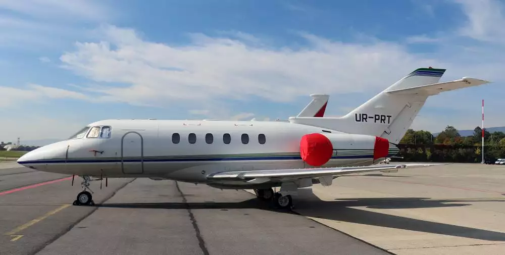 УР-ПРТ Hawker 800XP — Игорь Коломойский