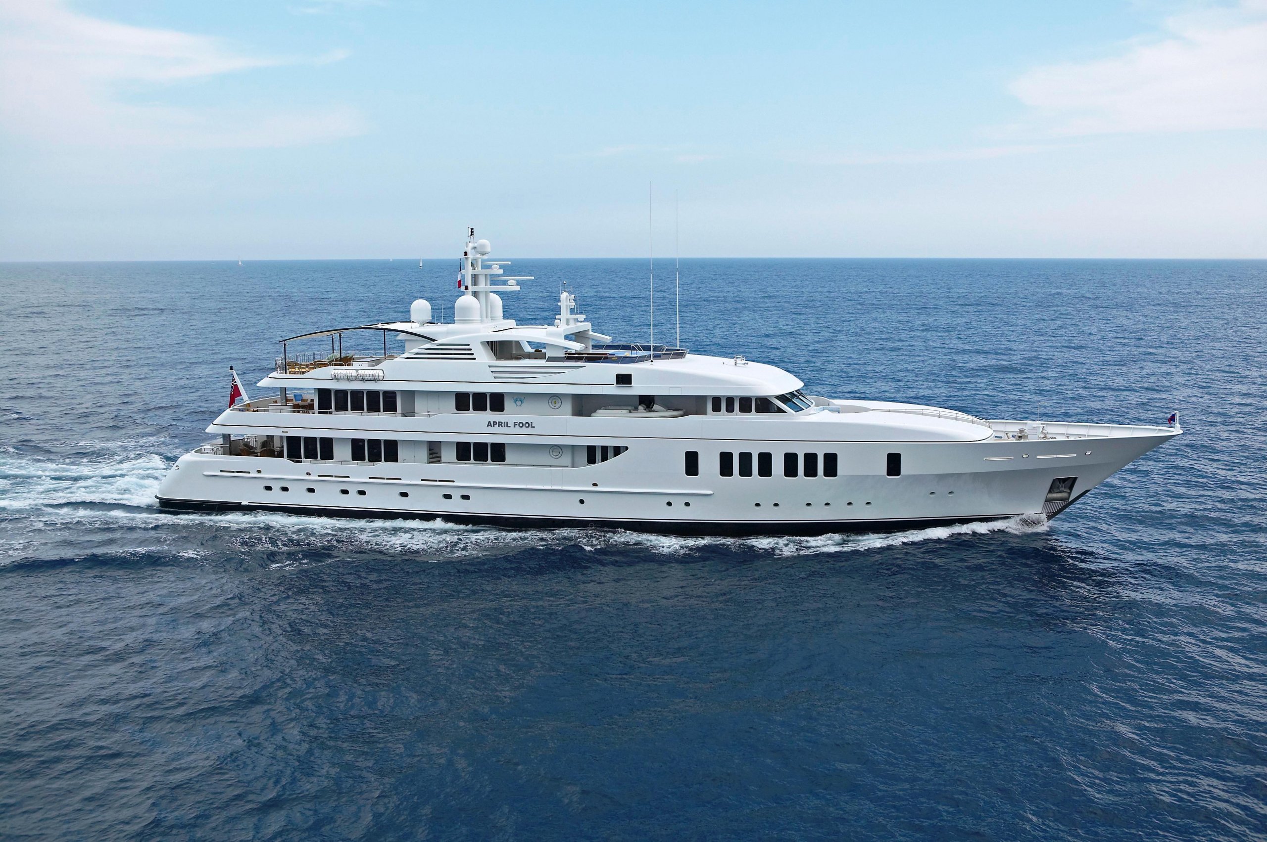 яхта April Fool – Feadship – 2006 – Sanford Weill