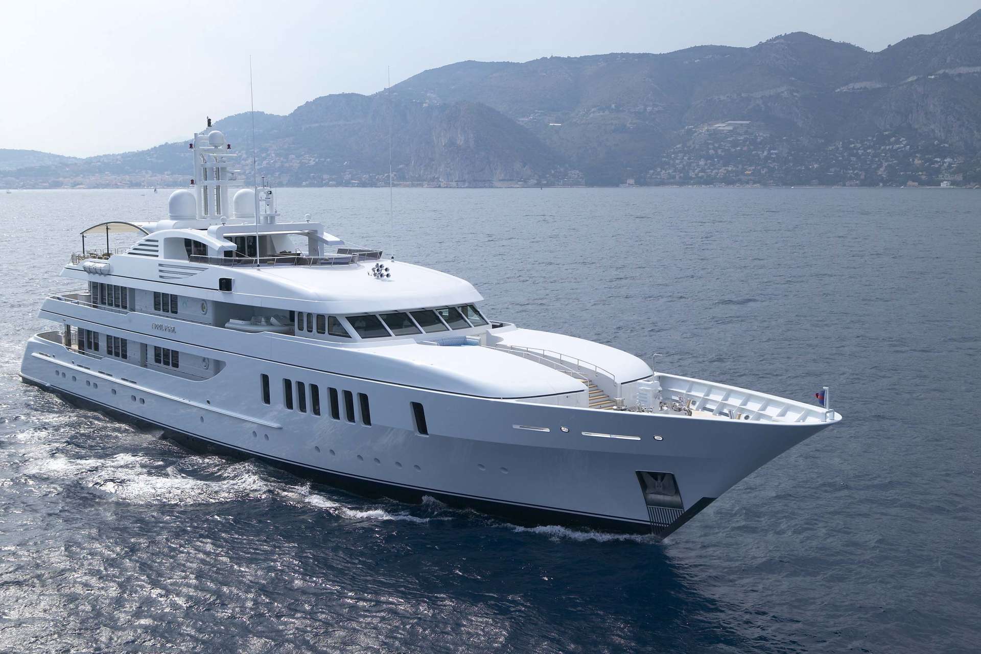 яхта April Fool – Feadship – 2006 – Sanford Weill