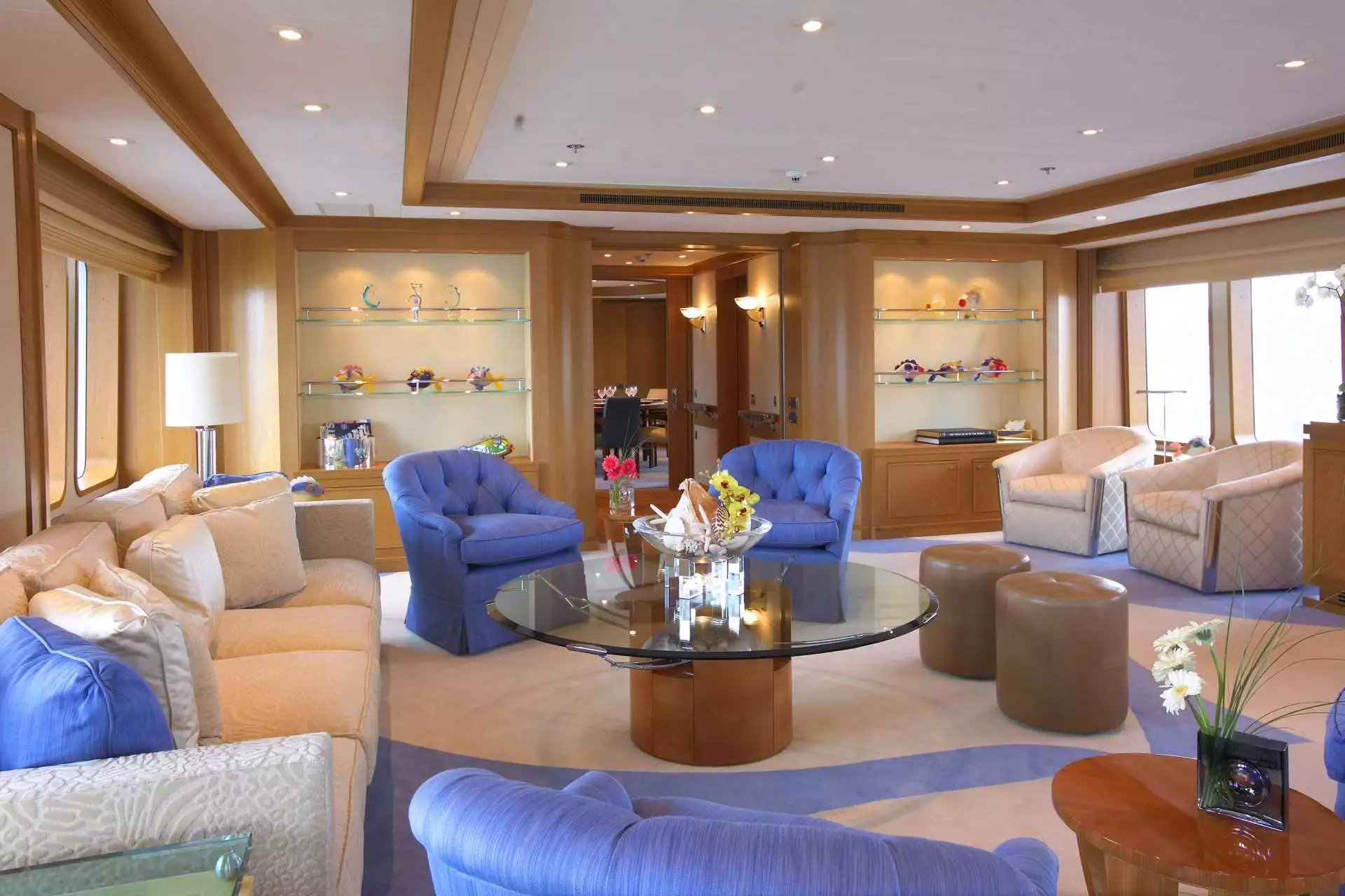 yacht April Fool interior