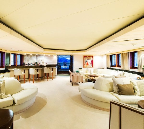 yacht Esmeralda interior