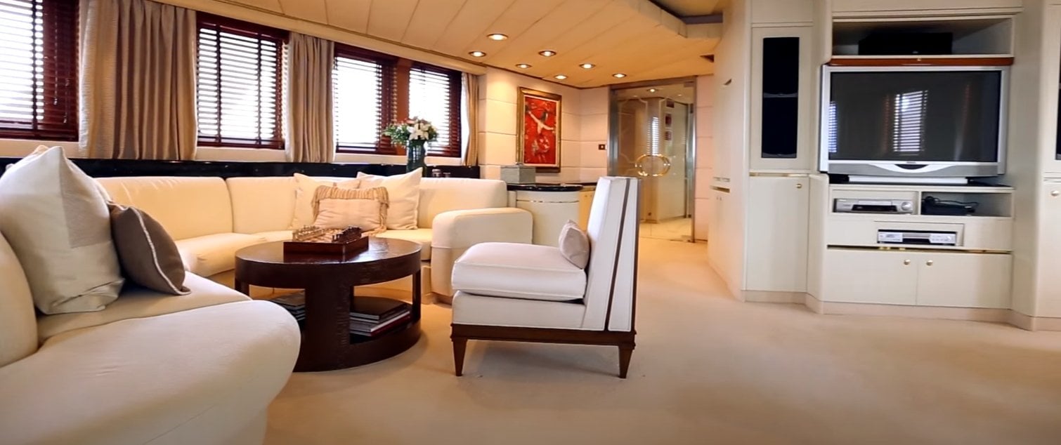 yacht Esmeralda interior