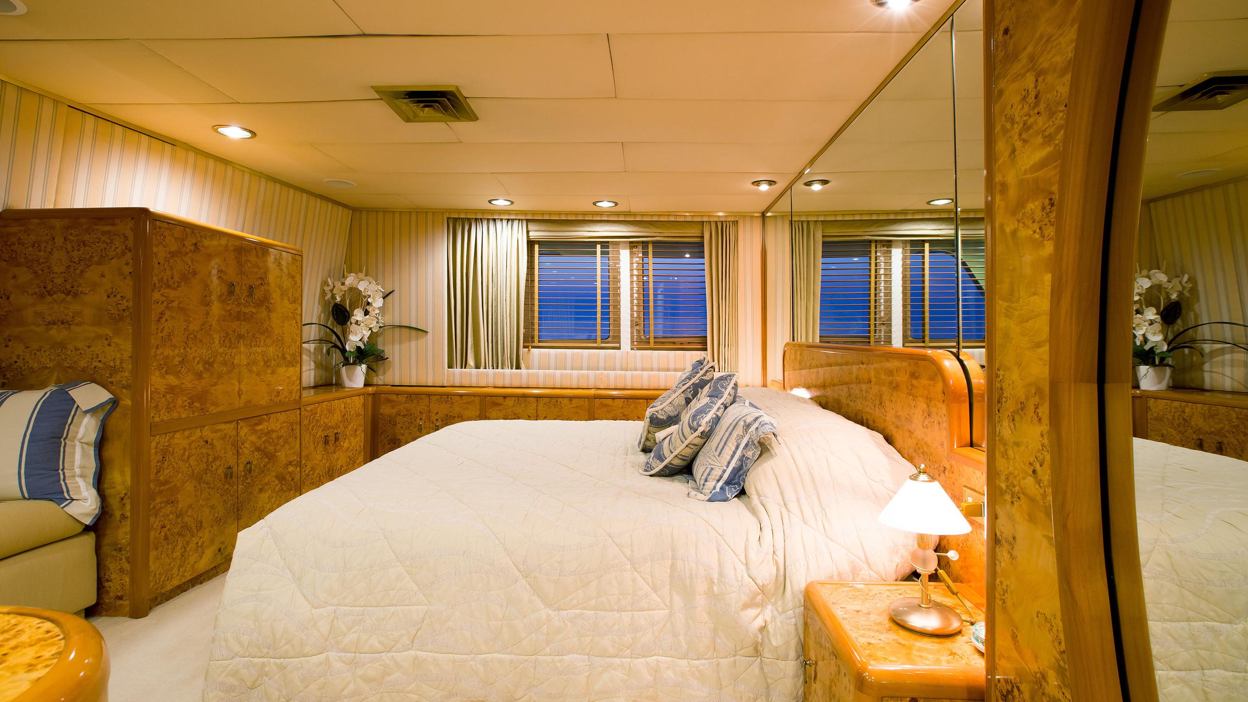 Interior del yate Esmeralda