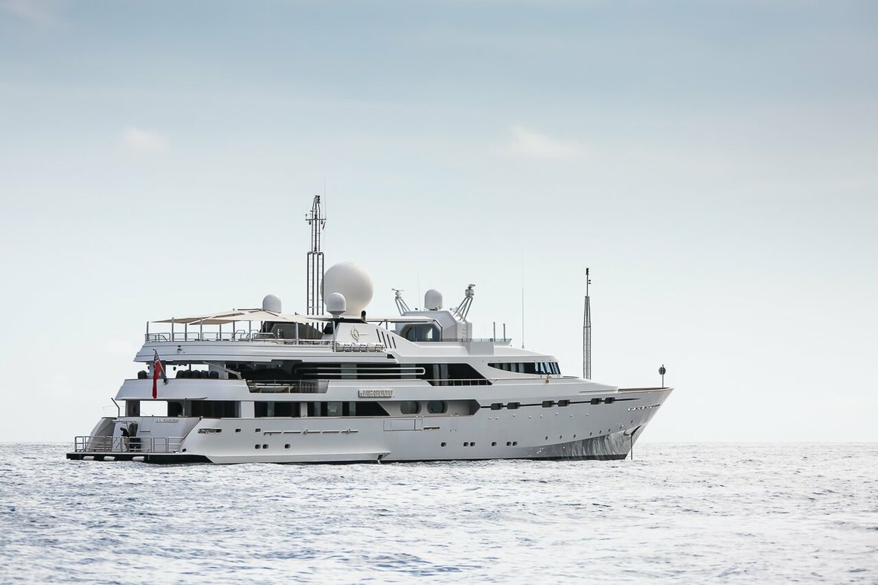 IL VAGABONDO Yacht • CRN • 1987 • Propriétaire Sheikh Hassan Enany