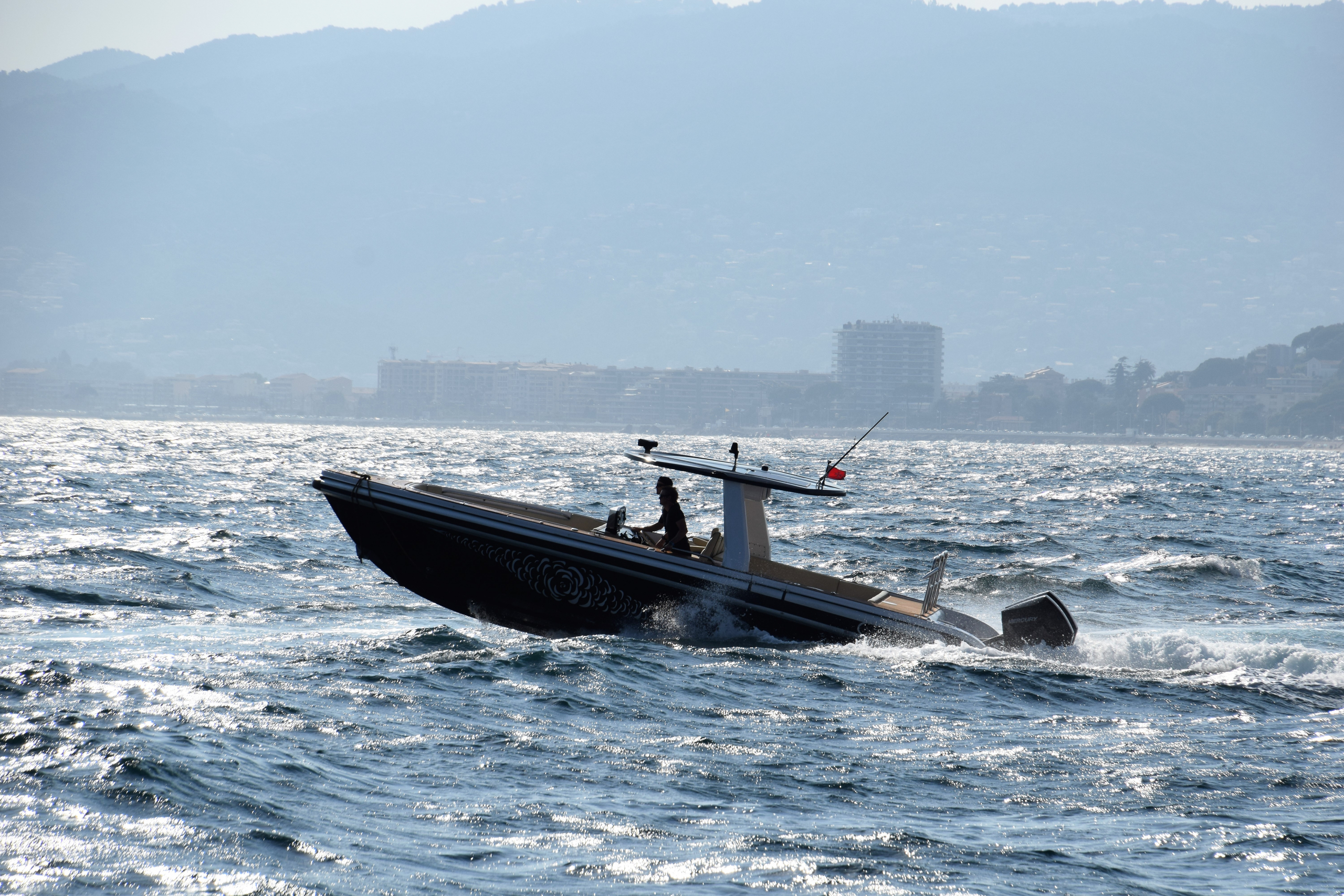 yacht Illusion tender