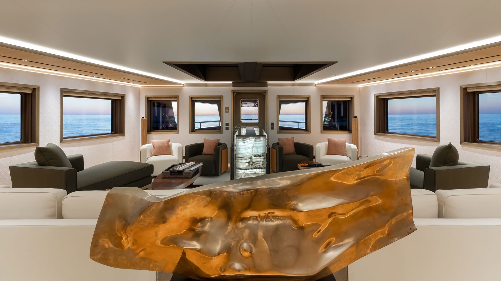 yacht La Datcha interior 
