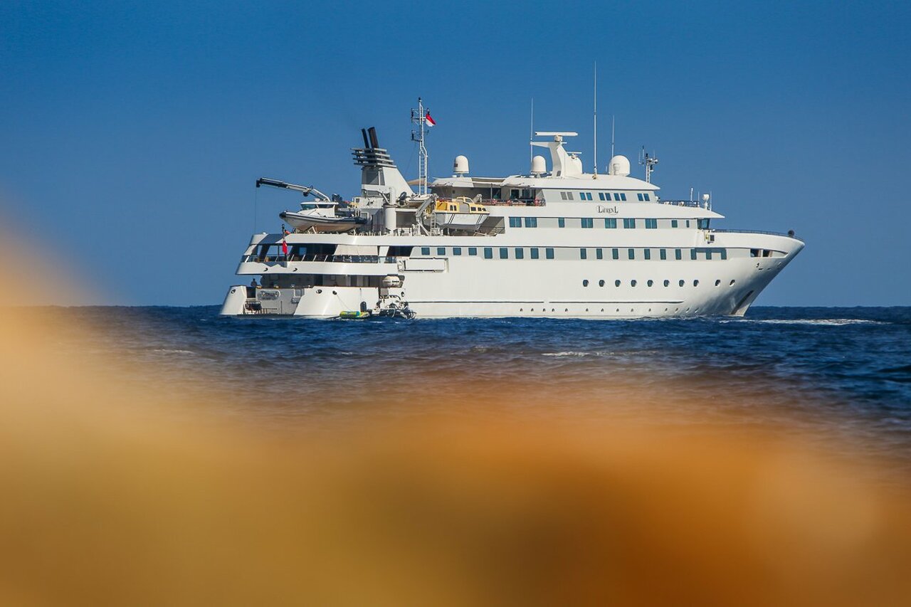 yate Lauren L - 90m - Cassens-Werft - Igor Kolomoisky 