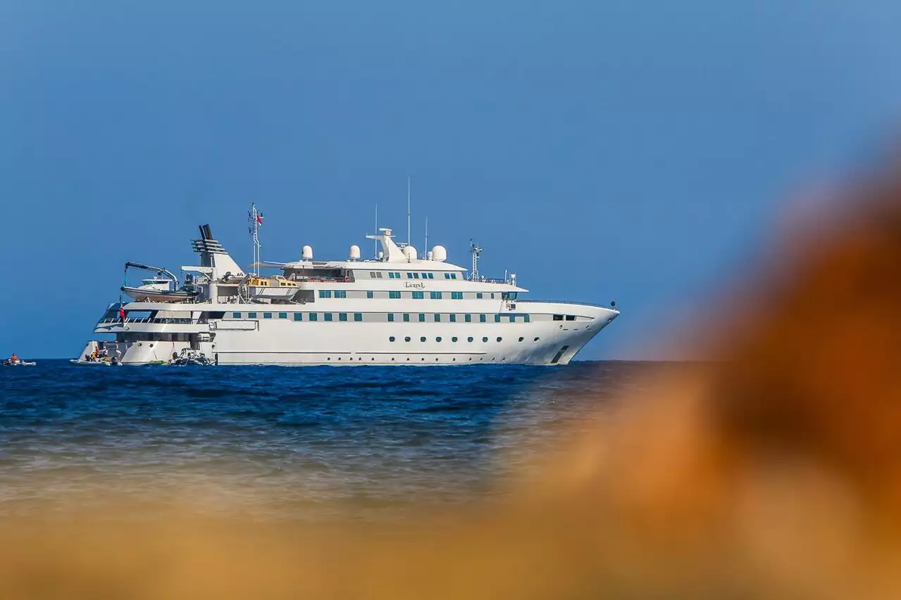 yacht Lauren L – 90m – Cassens-Werft – Igor Kolomoisky