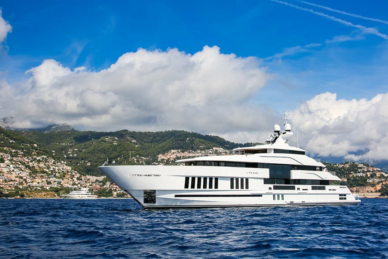 yate Life Saga – 65m – Admiral Yachts – Gennady Ayvazyan