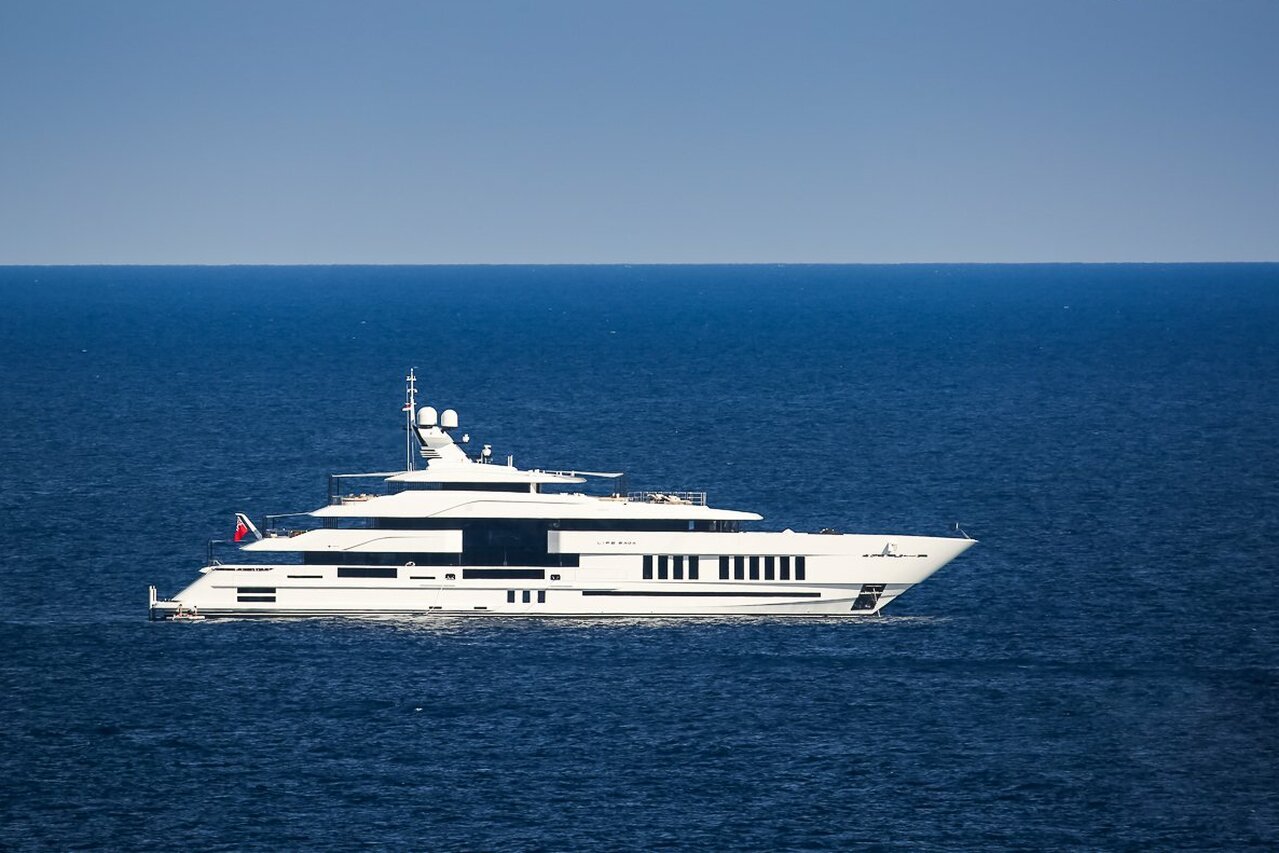 Yacht Life Saga – 65 m – Admiral Yachts – Gennady Ayvazyan