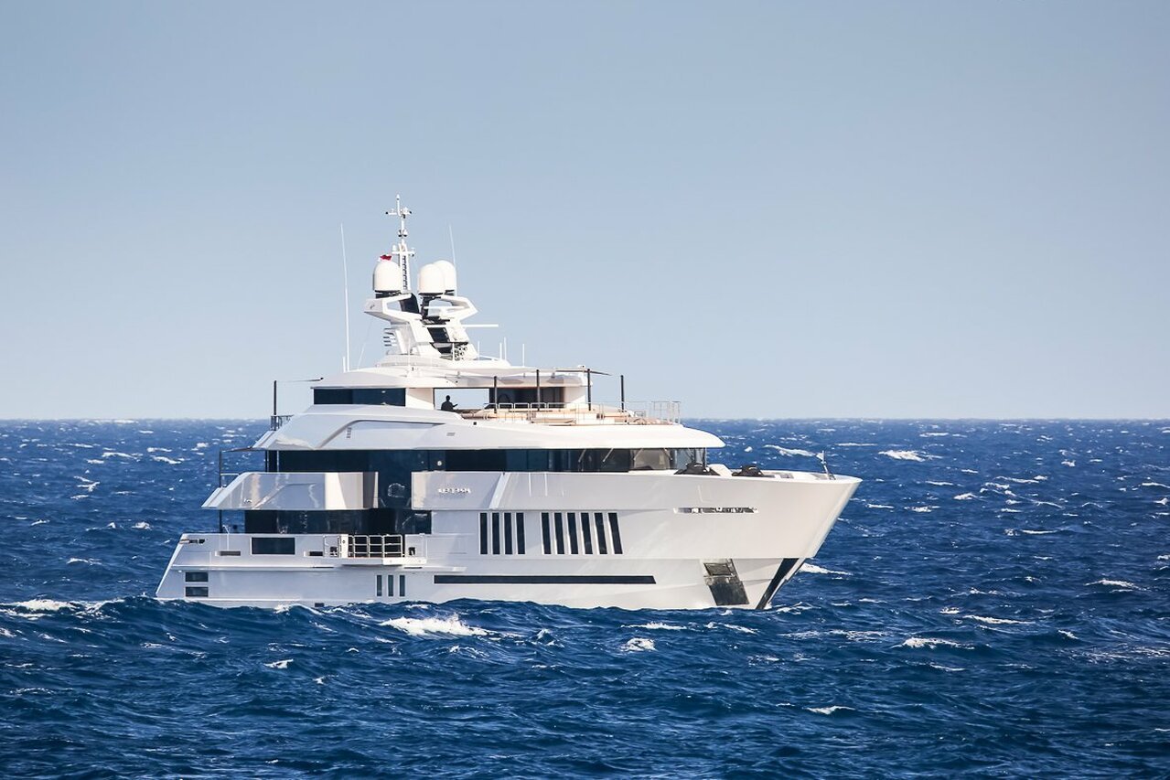 Yat Life Saga – 65m – Admiral Yachts – Gennady Ayvazyan