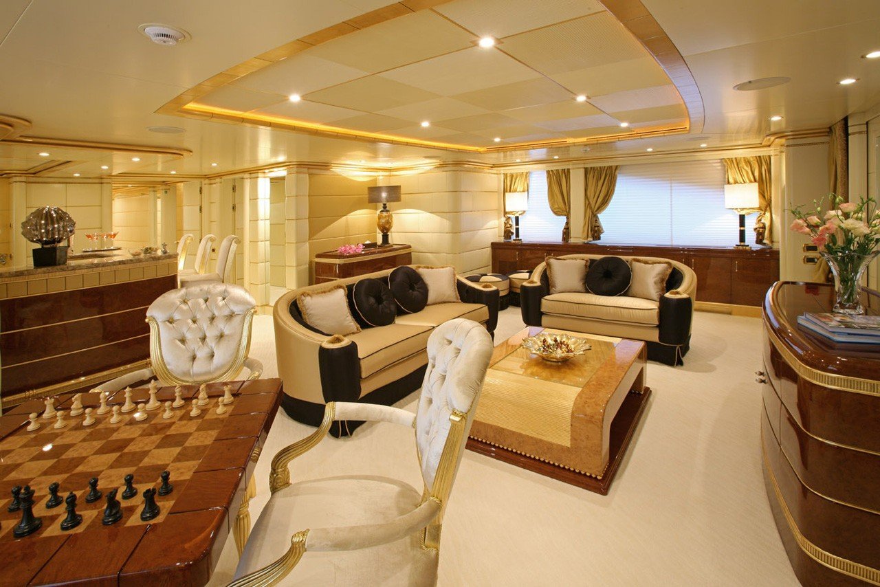 yacht Platinum interior 