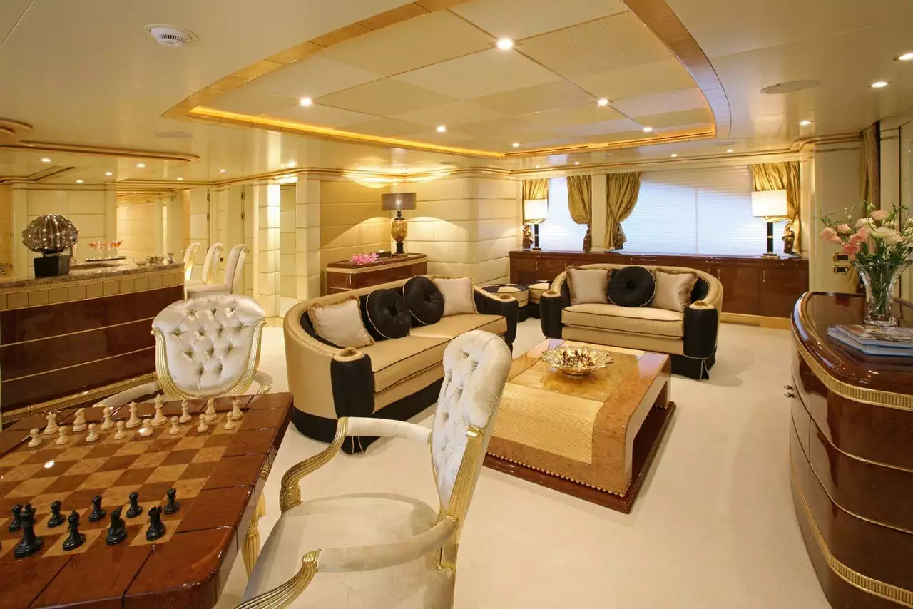 Interior del yate Platinum 