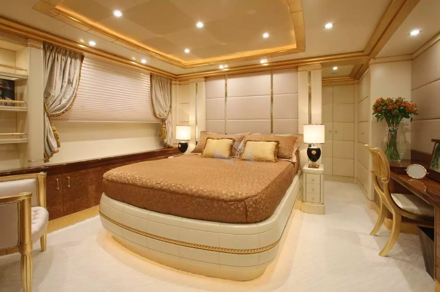 Interior del yate Platinum 