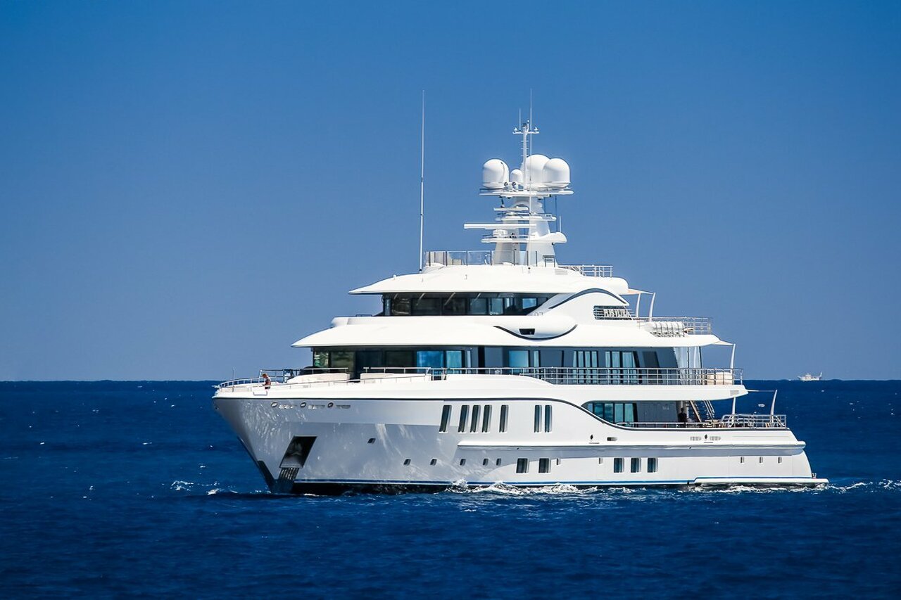 yacht Plvs Vltra – 74m – Amels – owner