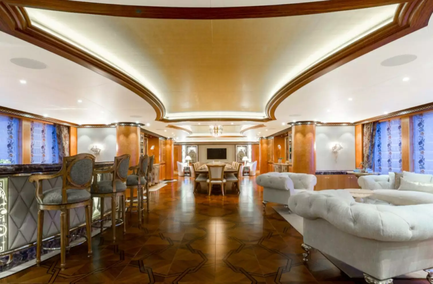 interno dell'yacht Solandge 