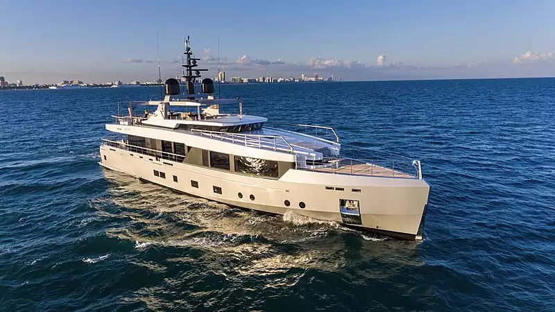 yacht Sun Prince – Ammiraglio – 2016 – Peter Lam