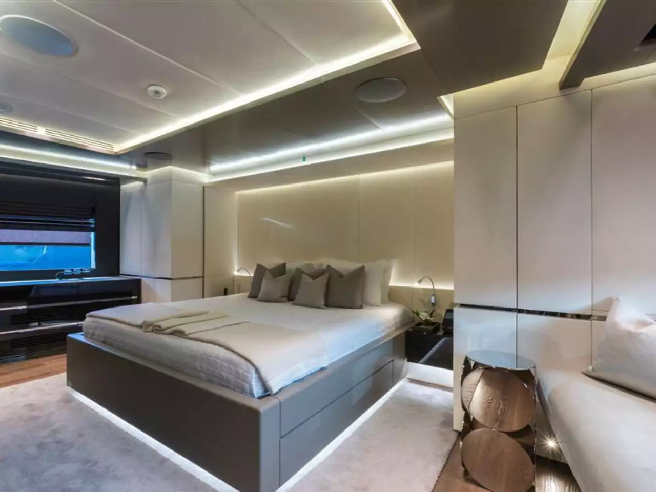 yacht Sun Prince interior 