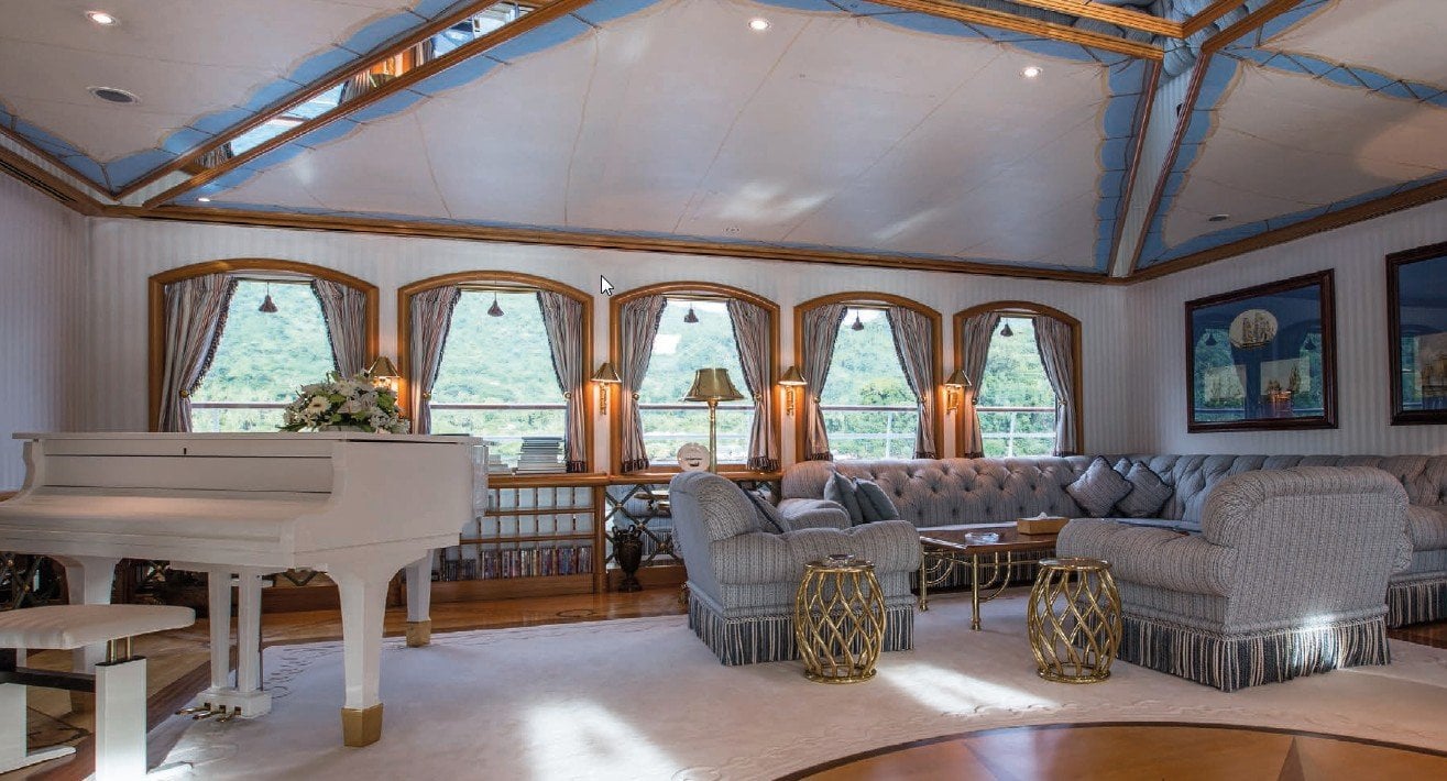 yacht Grand Ocean interior