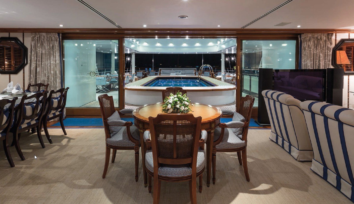 yacht Grand Ocean interior