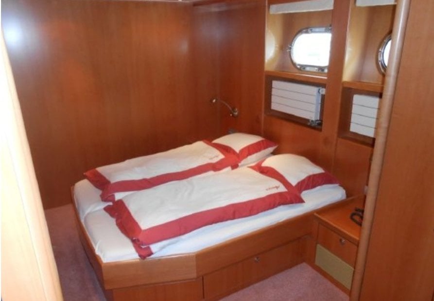 Heesen yacht Amigo interior