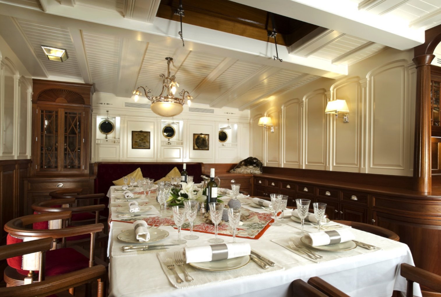 sailing yacht Atlantic interior