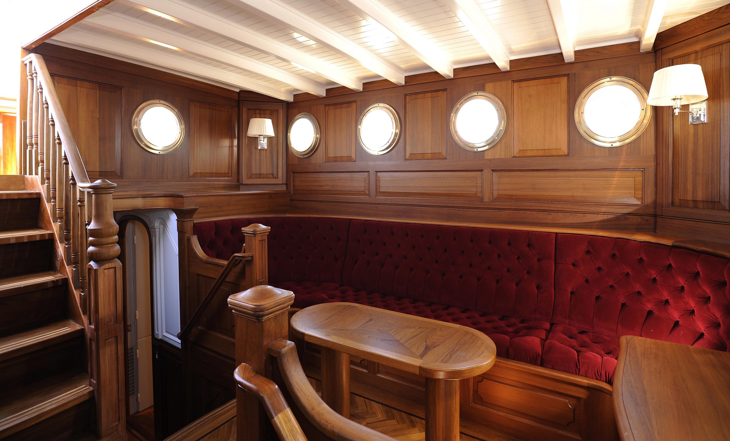 sailing yacht Atlantic interior