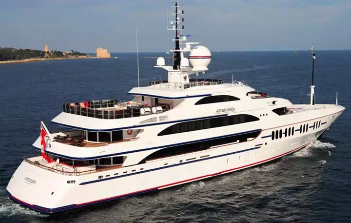 яхта Ambrosia – Benetti – 2006 – Ambrous Young