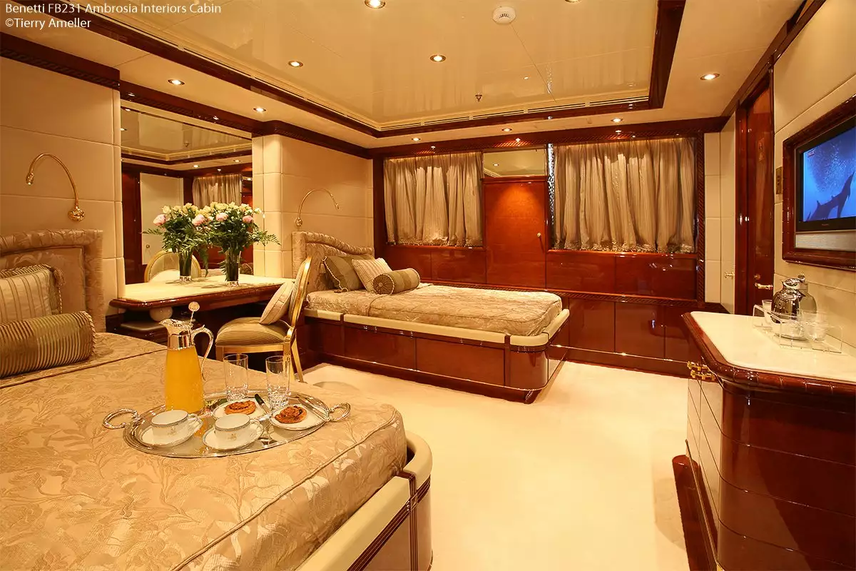 interior do iate Ambrosia