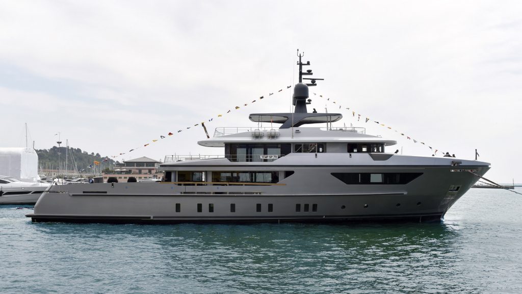 superyacht amo