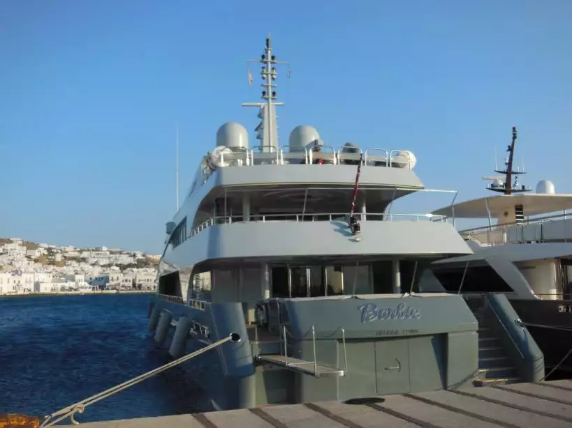 Yacht Barbie – Al Jadal – 2006 – Unal Aysal 