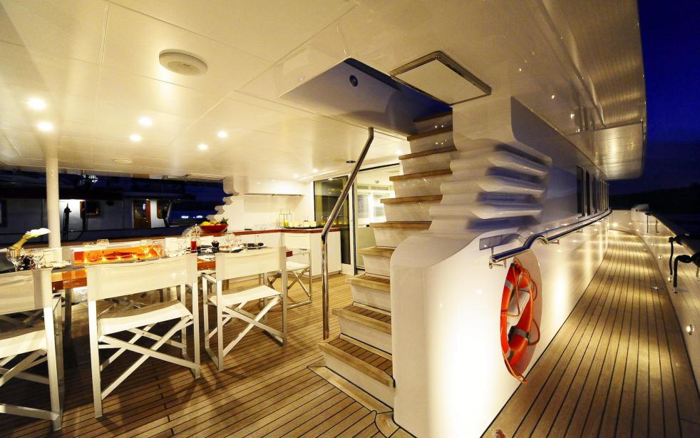 yacht Berzinc interior 