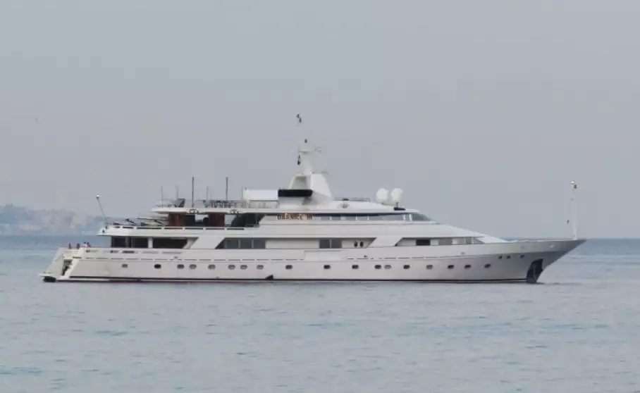 iate Darnice III – Benetti – 1986 – Hussein Nuaman Soufraki