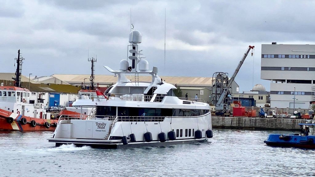 yate Totally Nuts – Feadship – 2021 – Sarkis Izrmirlian