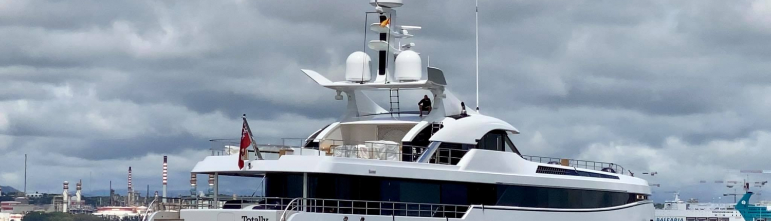 yacht Totally Nuts – Feadship – 2021 – Sarkis Izrmirlian