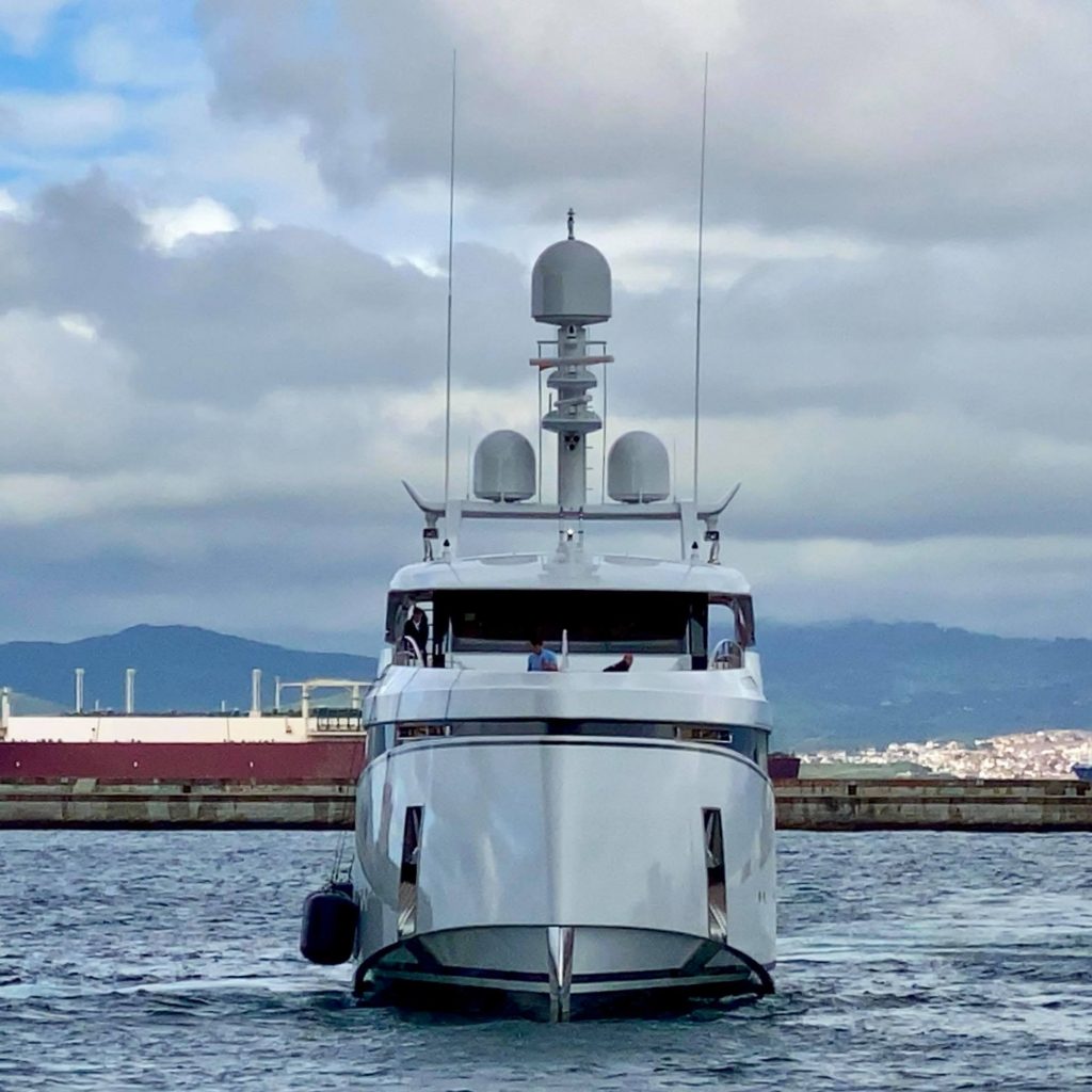 jacht Totally Nuts – Feadship – 2021 – Sarkis Izrmirlian