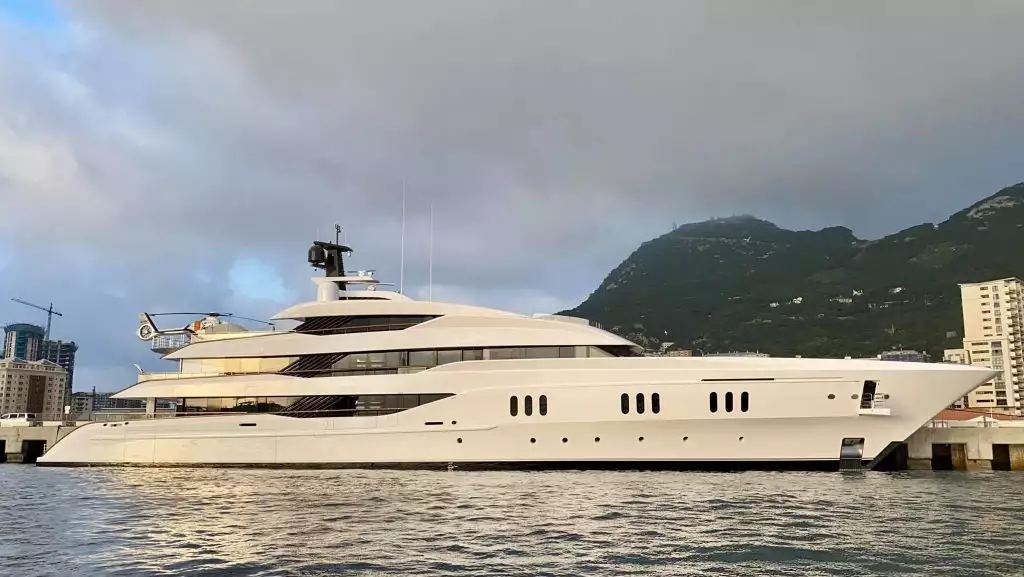 يخت فانيش - Feadship - 2021 - المالك لاري فان تويل