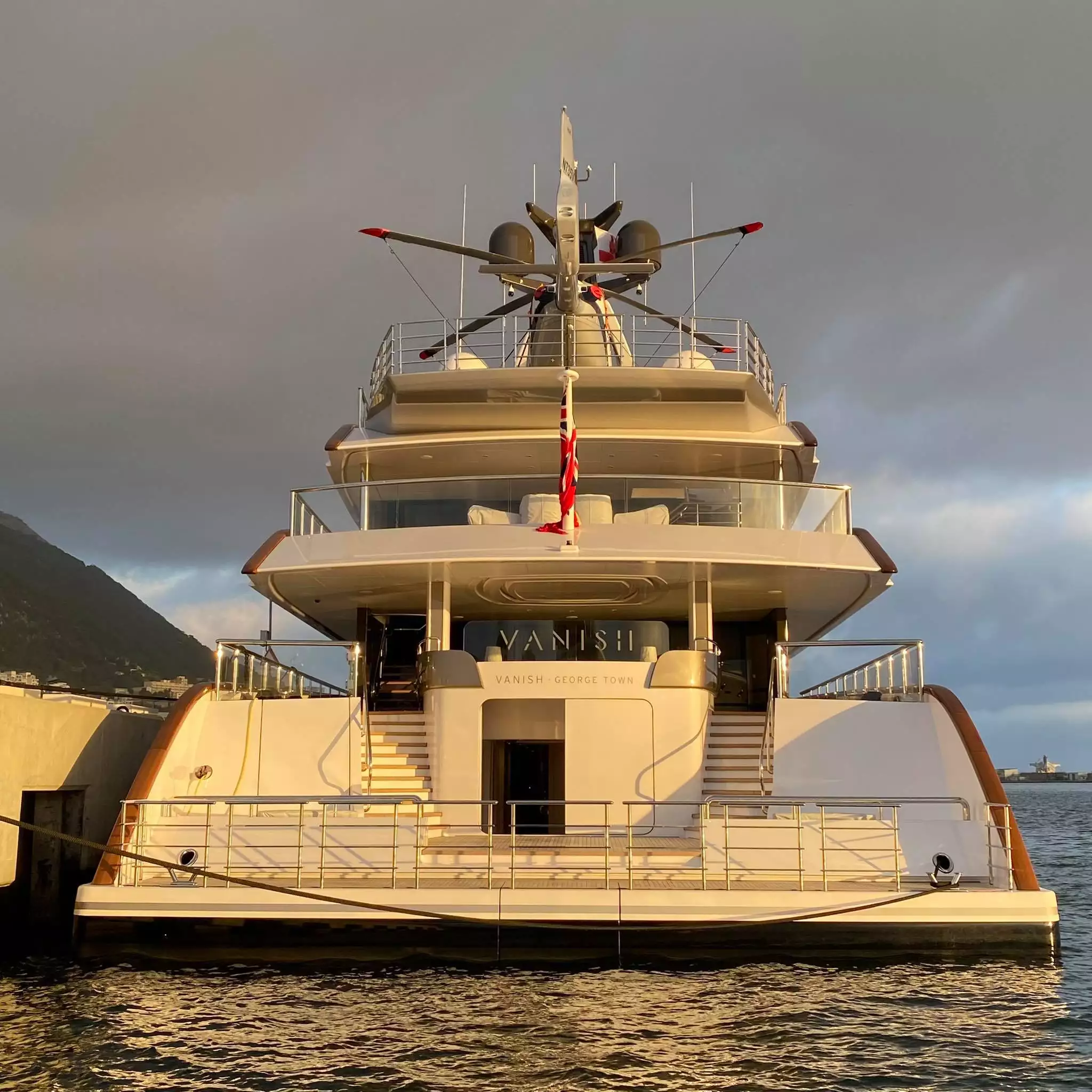 Vanish yacht – Feadship – 2021 – owner Larry Van Tuyl