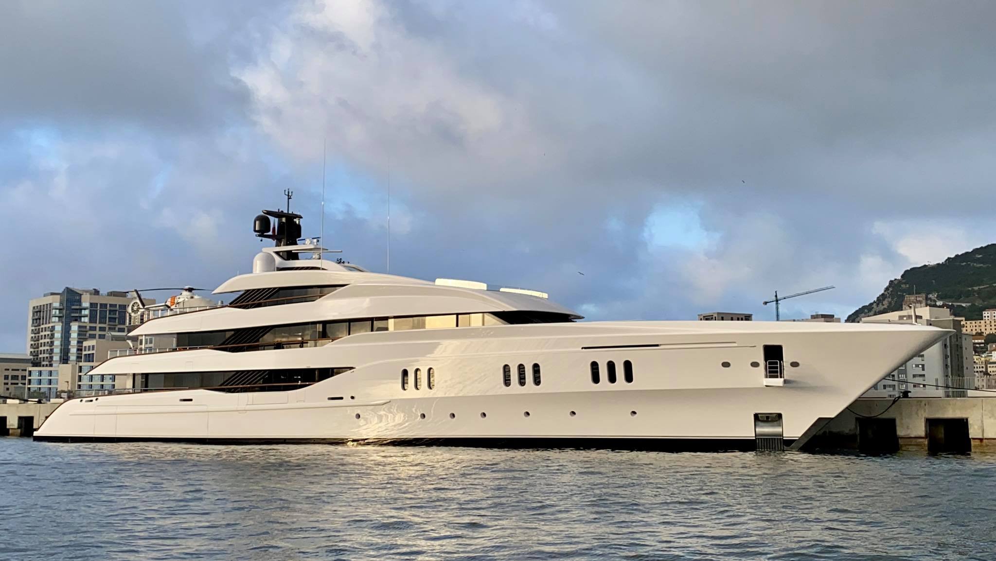 Vanish yacht – Feadship – 2021 – owner Larry Van Tuyl