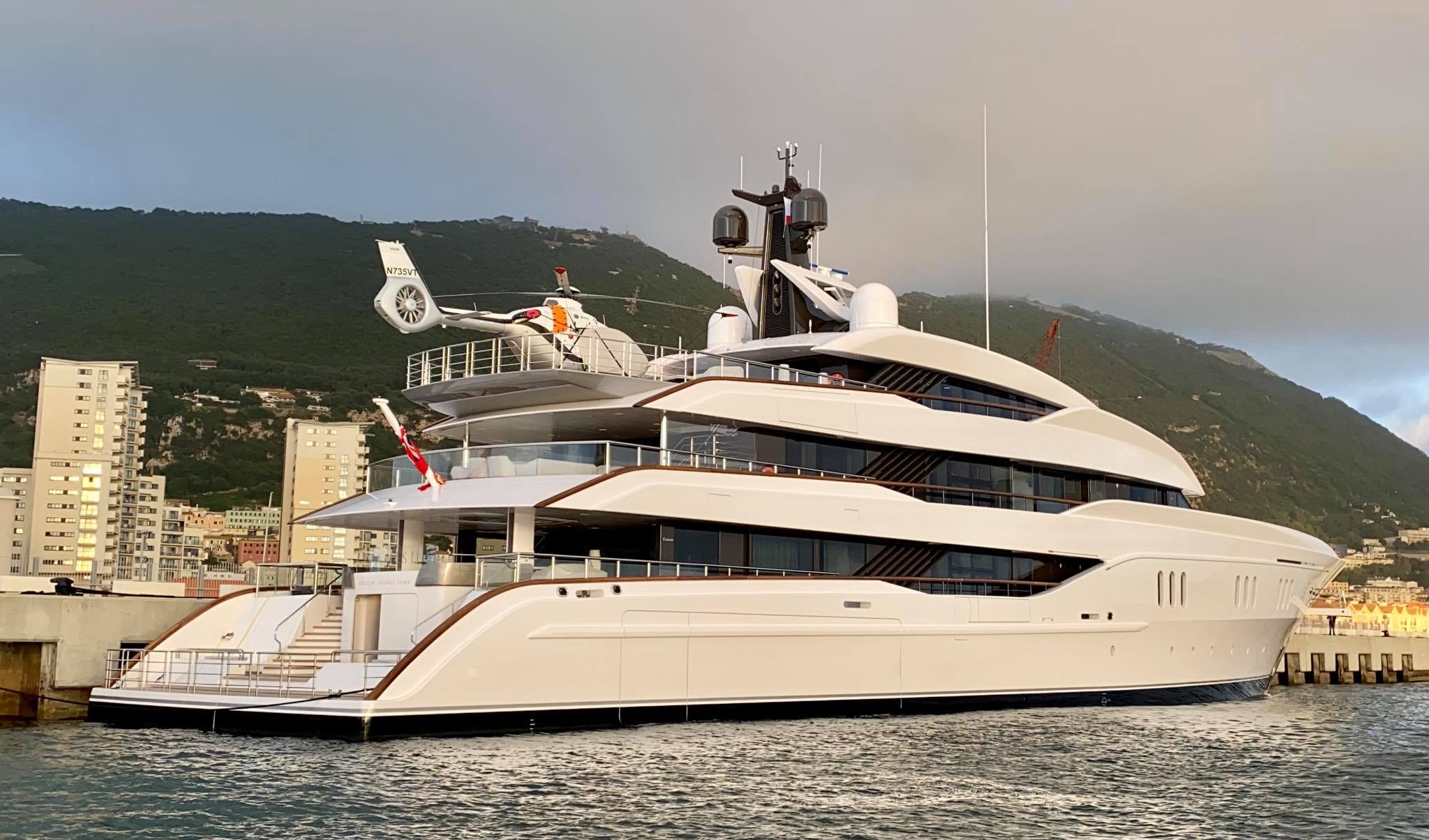 يخت فانيش - Feadship - 2021 - المالك لاري فان تويل